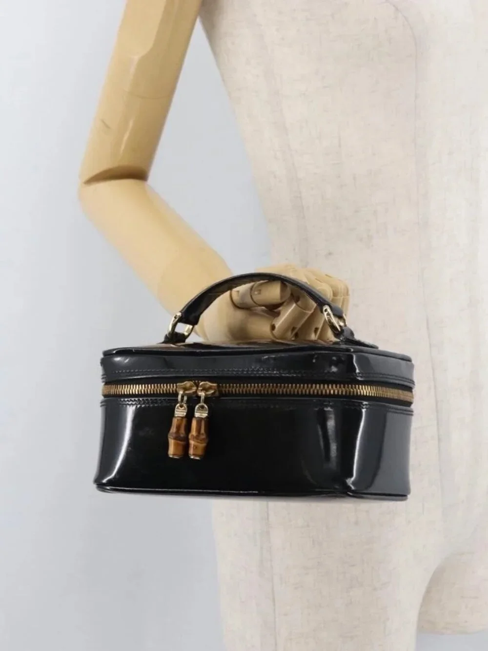 GUCCI Bamboo Vanity Patent Leather Black Gold 032 1705 0151 Auth